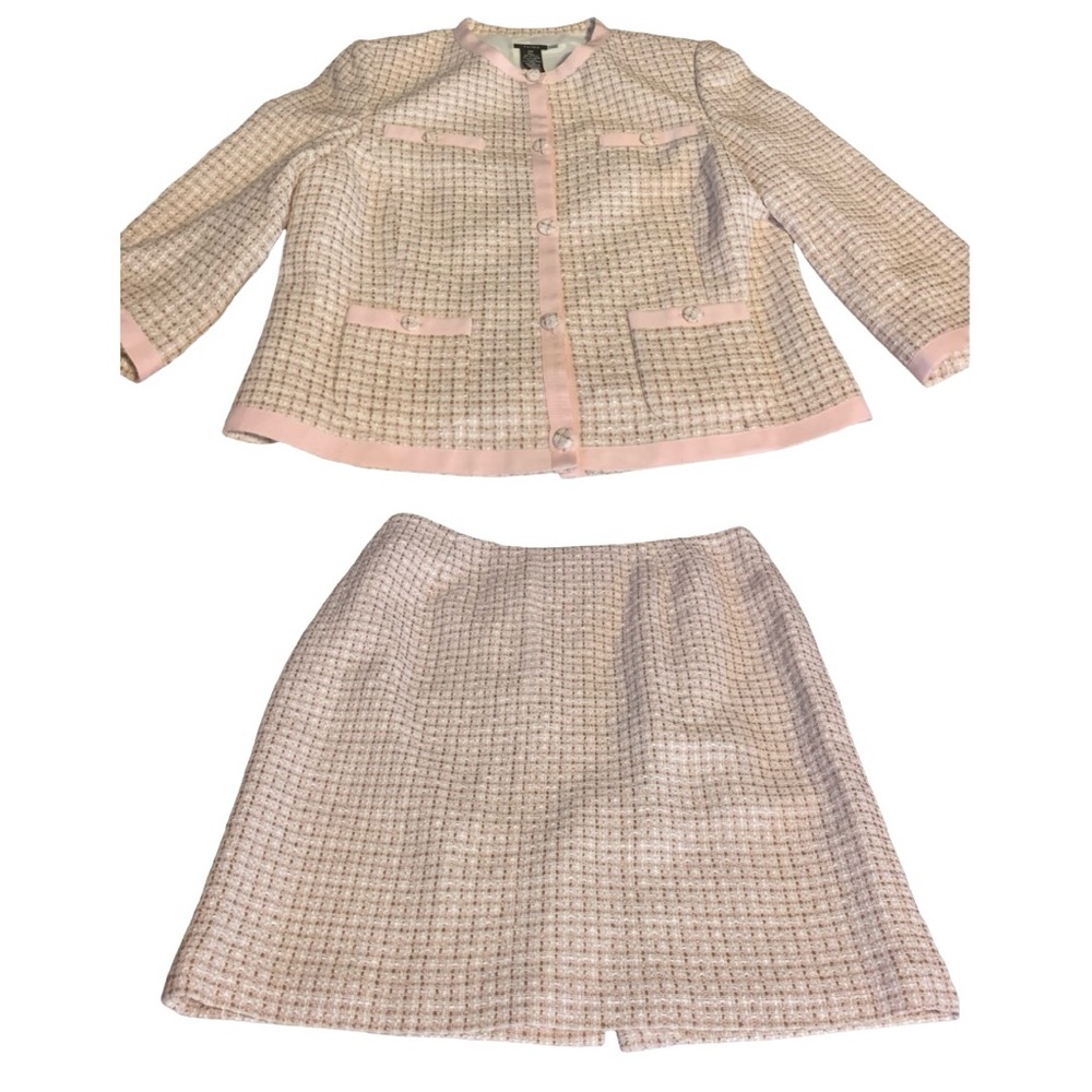 SANDRA PINK & BEIGE TWEED SKIRT SUIT WITH GROSGRAIN RIBBON TRIM (12P) - Picture 11 of 15